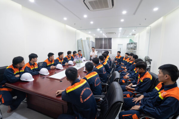 đào tạo chuyên môn lắp đặt thang máy