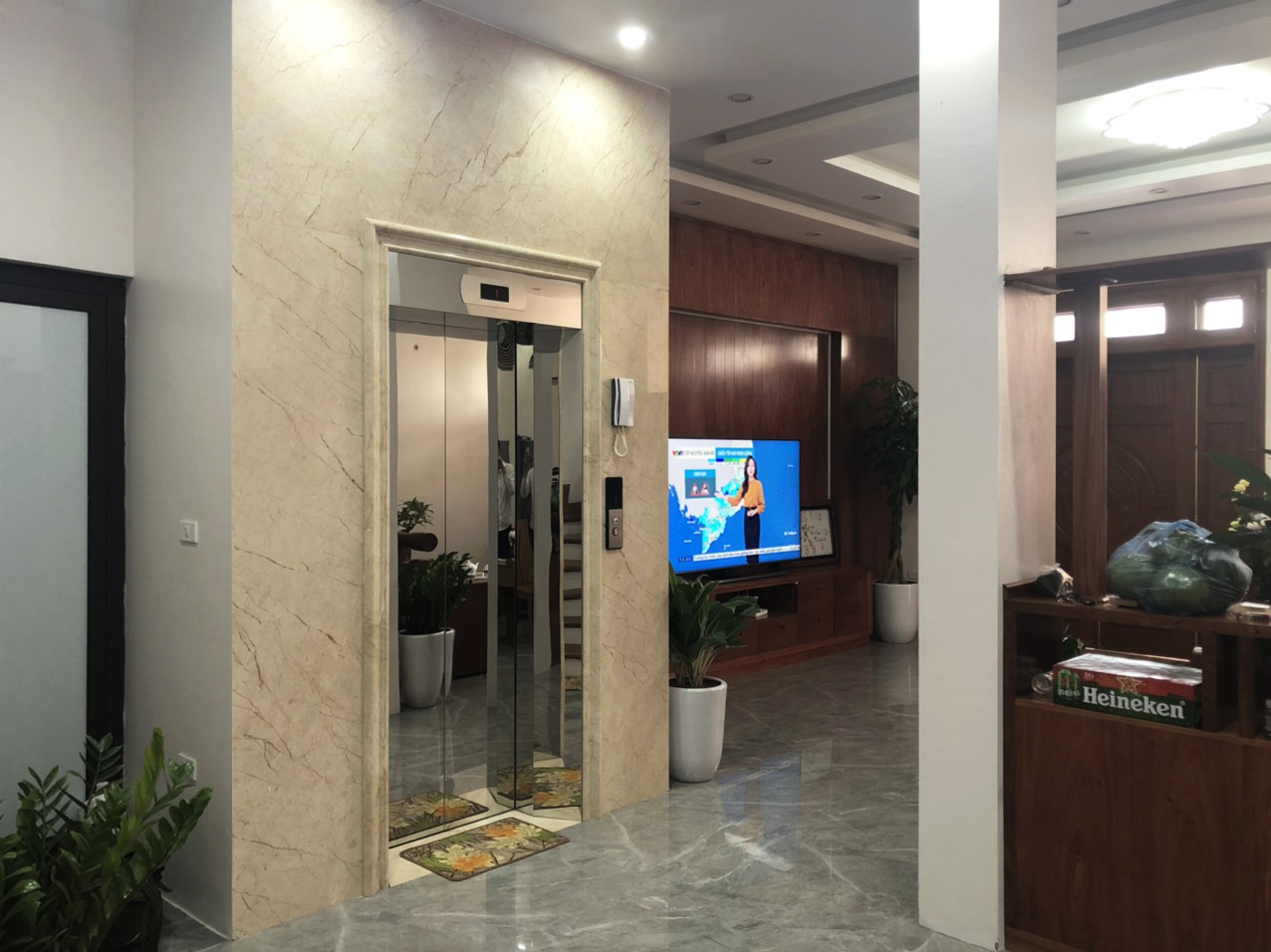 Hoàn thiện cửa tầng bằng phương pháp ốp đá granite