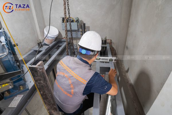 Quy trình giám sát chất lượng lắp đặt thang máy và an toàn lao động