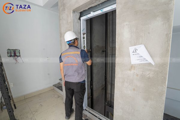 Quy trình giám sát chất lượng lắp đặt thang máy và an toàn lao động