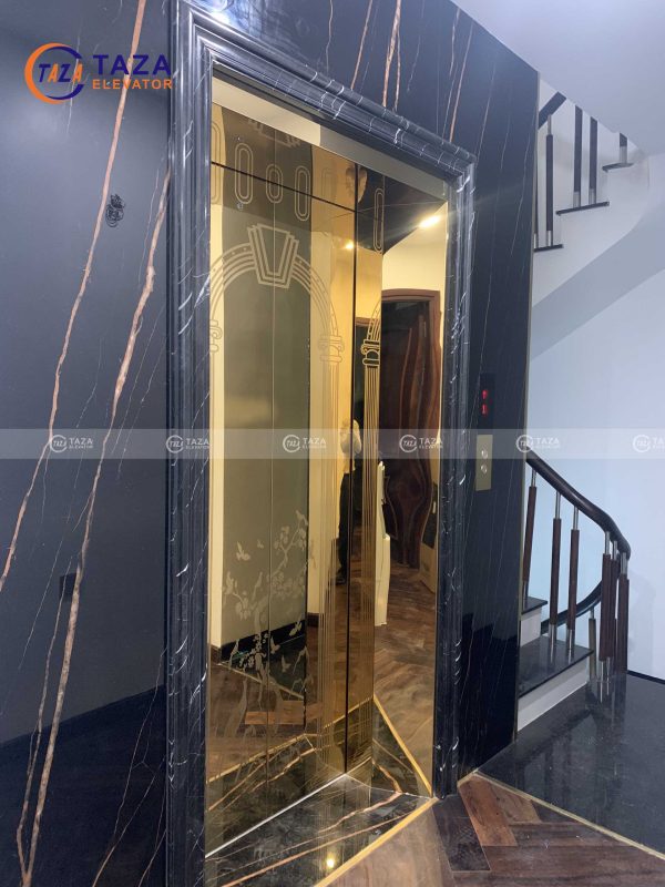 Cửa tầng thang máy