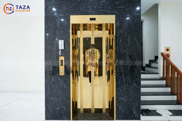 Cửa tầng thang máy