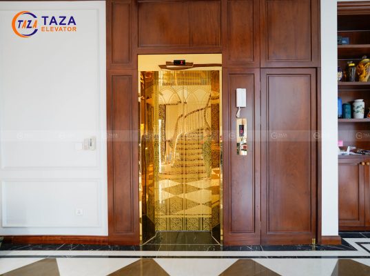 cửa tầng thang máy