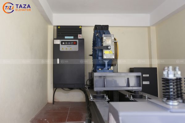 thang máy rung lắc và kêu