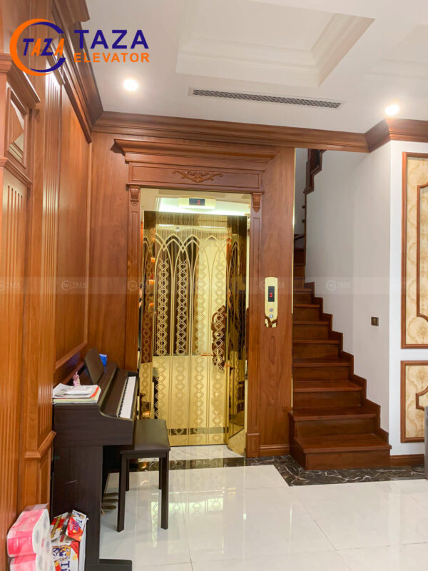 Cửa tầng thang máy