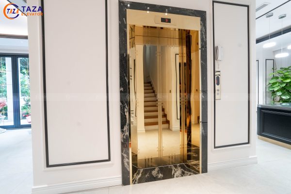 Cửa tầng thang máy