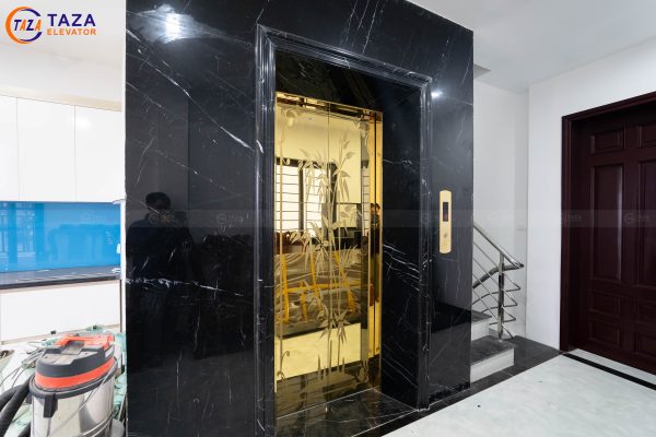 Cửa tầng thang máy