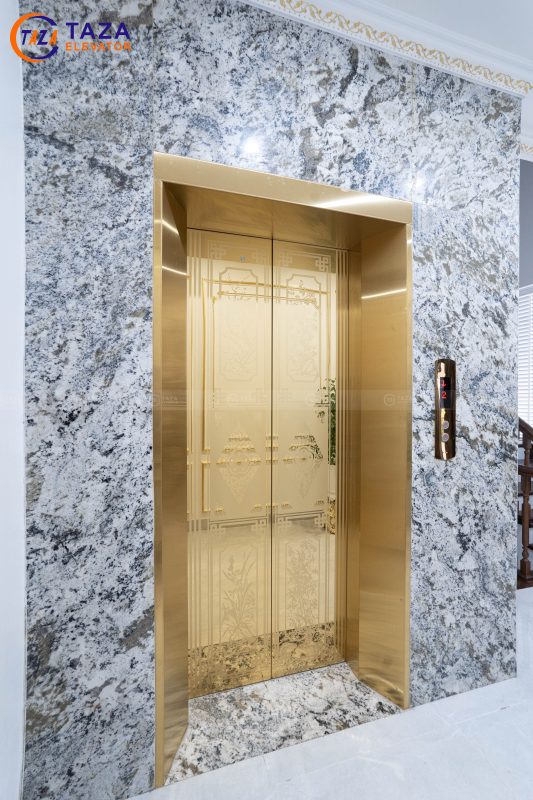 Cửa tầng thang máy