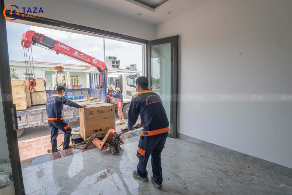 tập kết thiết bị thang máy