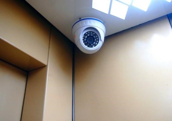 Lắp đặt camera trong thang máy - Có cần thiết không?