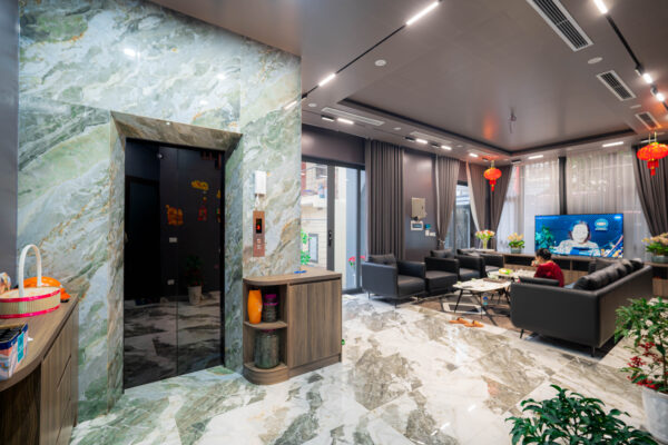 Lắp thang máy ở góc nhà