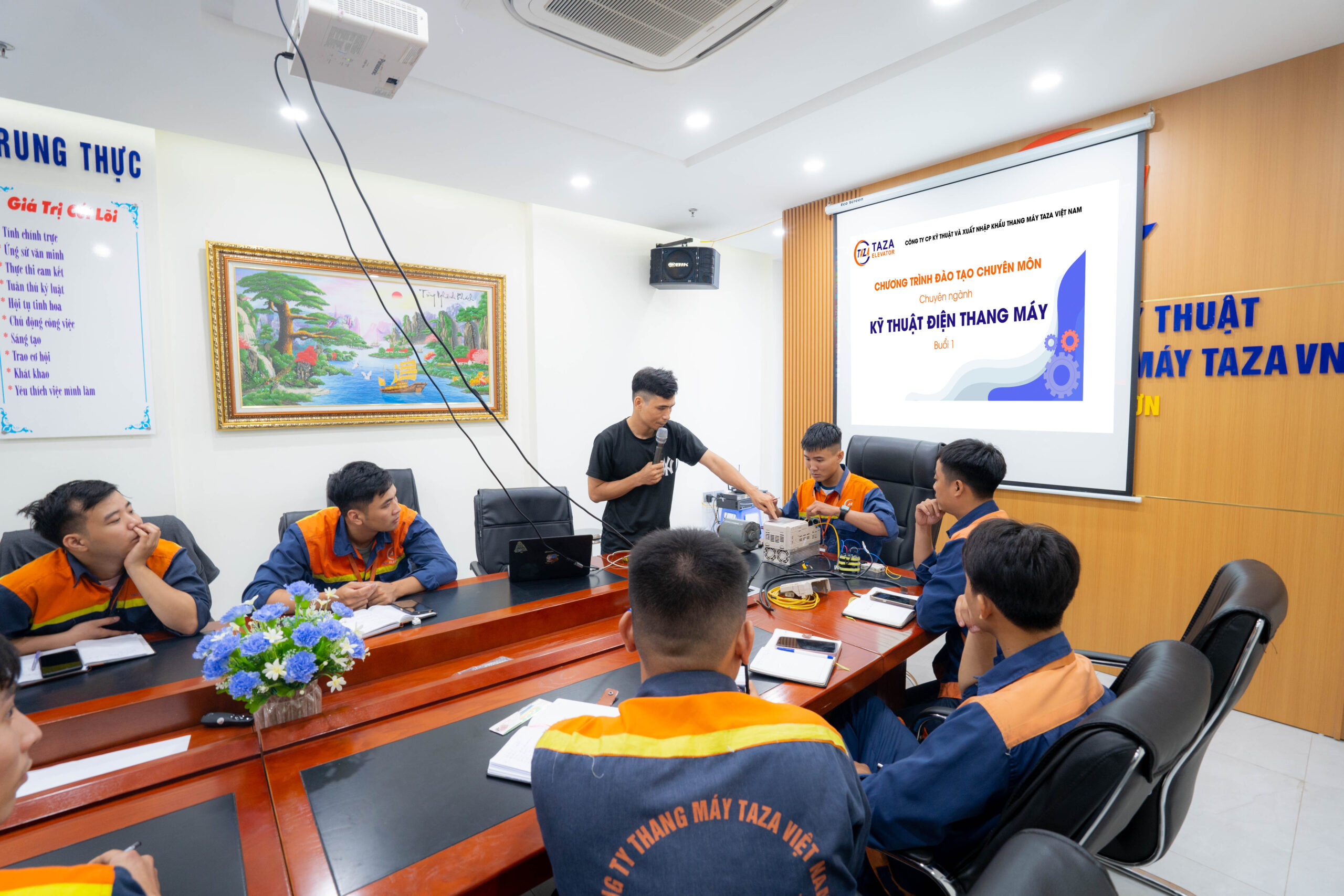 Đào tạo chuyên môn thang máy