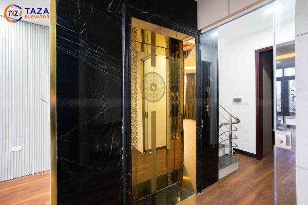 ốp đá thang máy gia đình