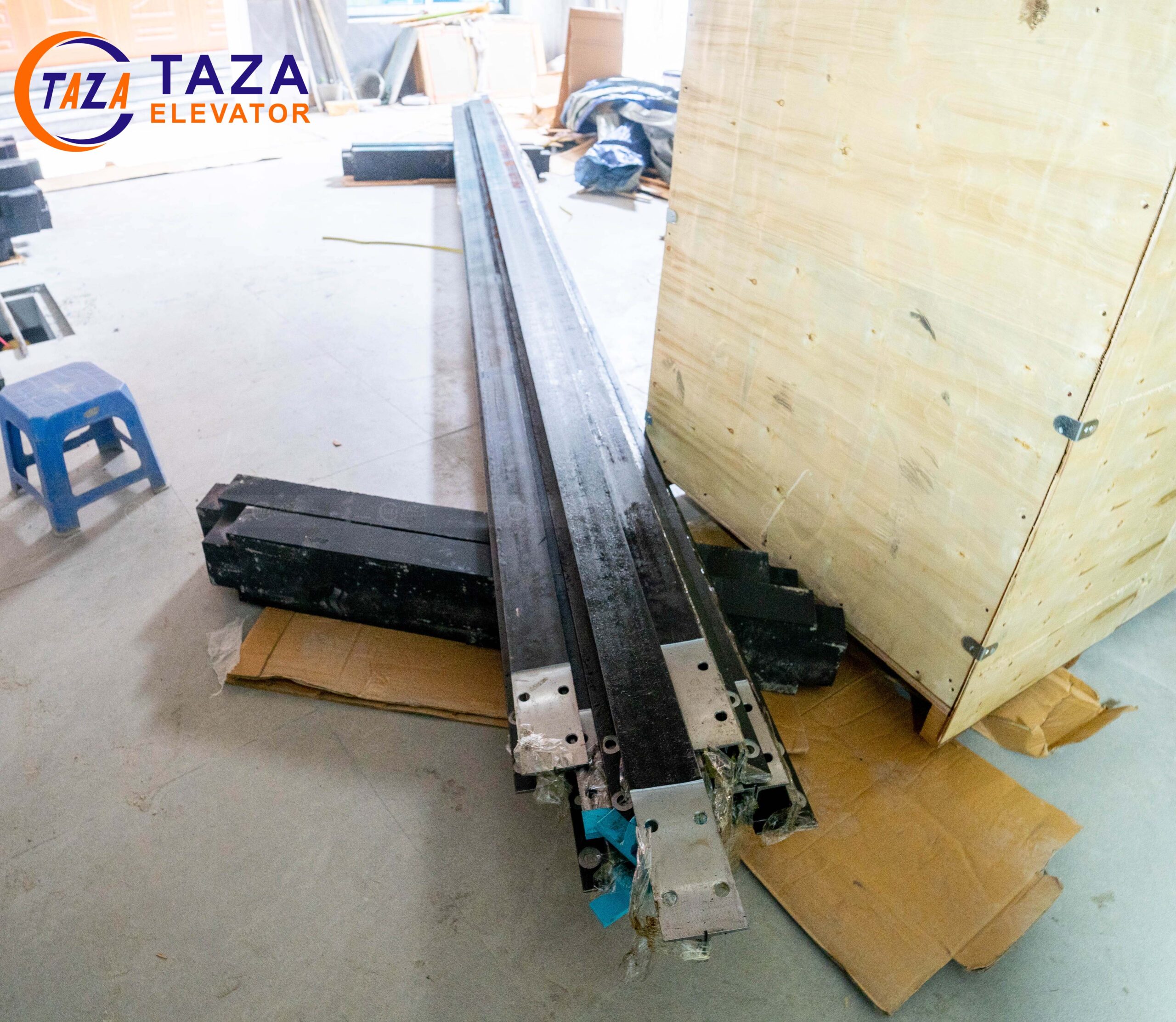 ray dẫn hướng thang máy