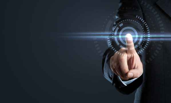 Bảng điều khiển cảm ứng: Giải pháp công nghệ mới cho thang máy thông minh