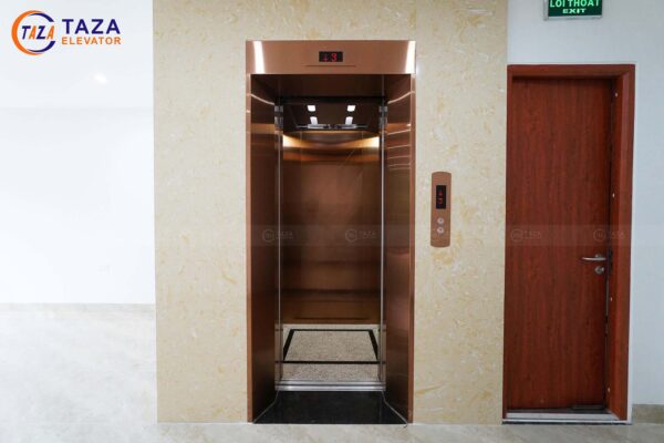 Cận cảnh công trình thang máy vàng đồng - Đẹp đến từng chi tiết