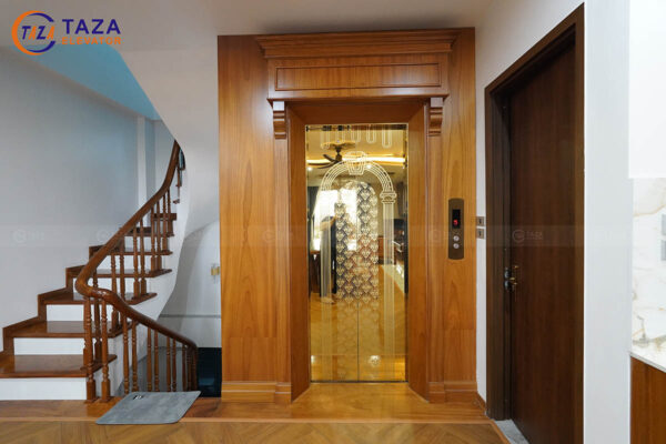 Công trình thang máy gương vàng đẳng cấp