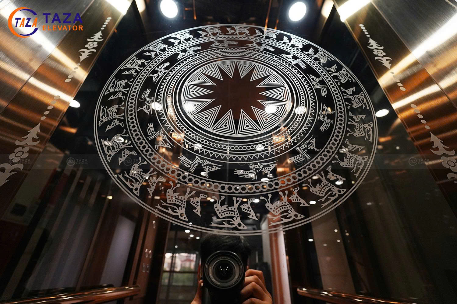 Thang máy kính Homelift cửa mở vuông góc