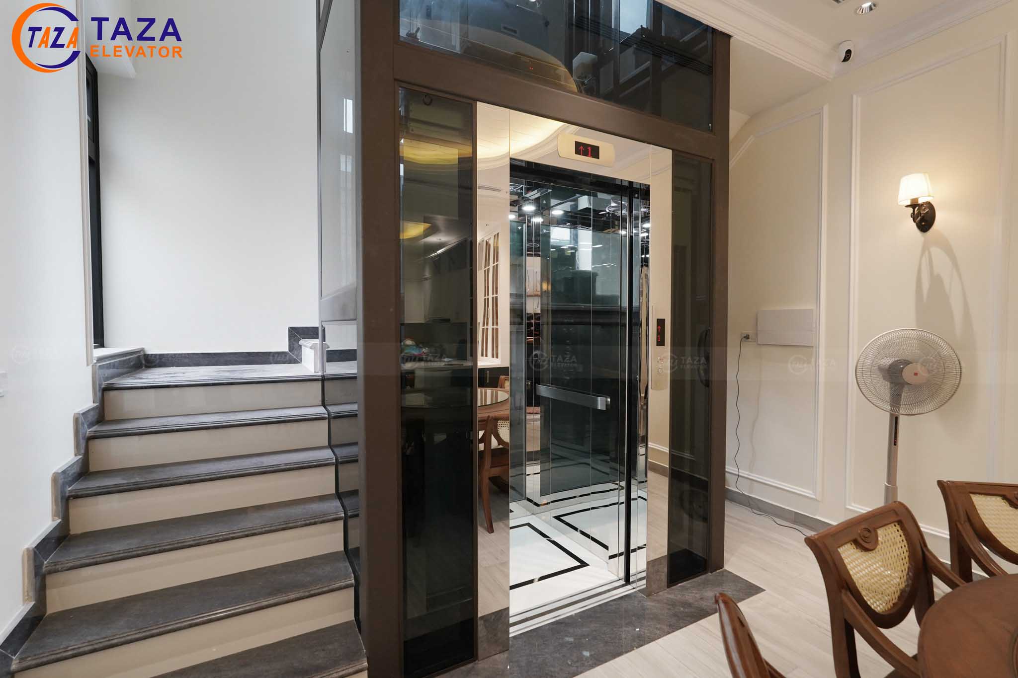 Thang Kính Xám Khói Inox Gương Trắng Cho Nhà Phố Cao Cấp