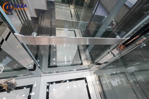 Thang Kính Xám Khói Inox Gương Trắng Cho Nhà Phố Cao Cấp