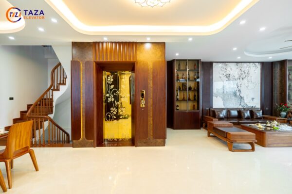 Thang máy inox gương vàng họa tiết cho nhà phố tại Đan Phượng